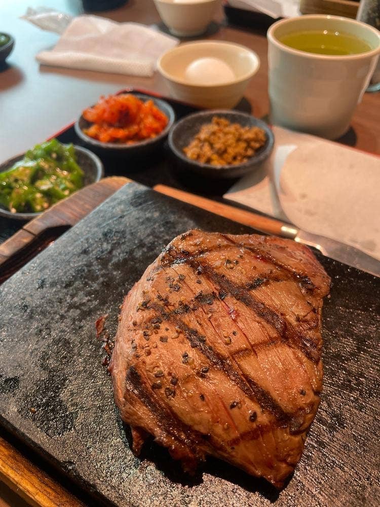 感動の肉と米 川口店