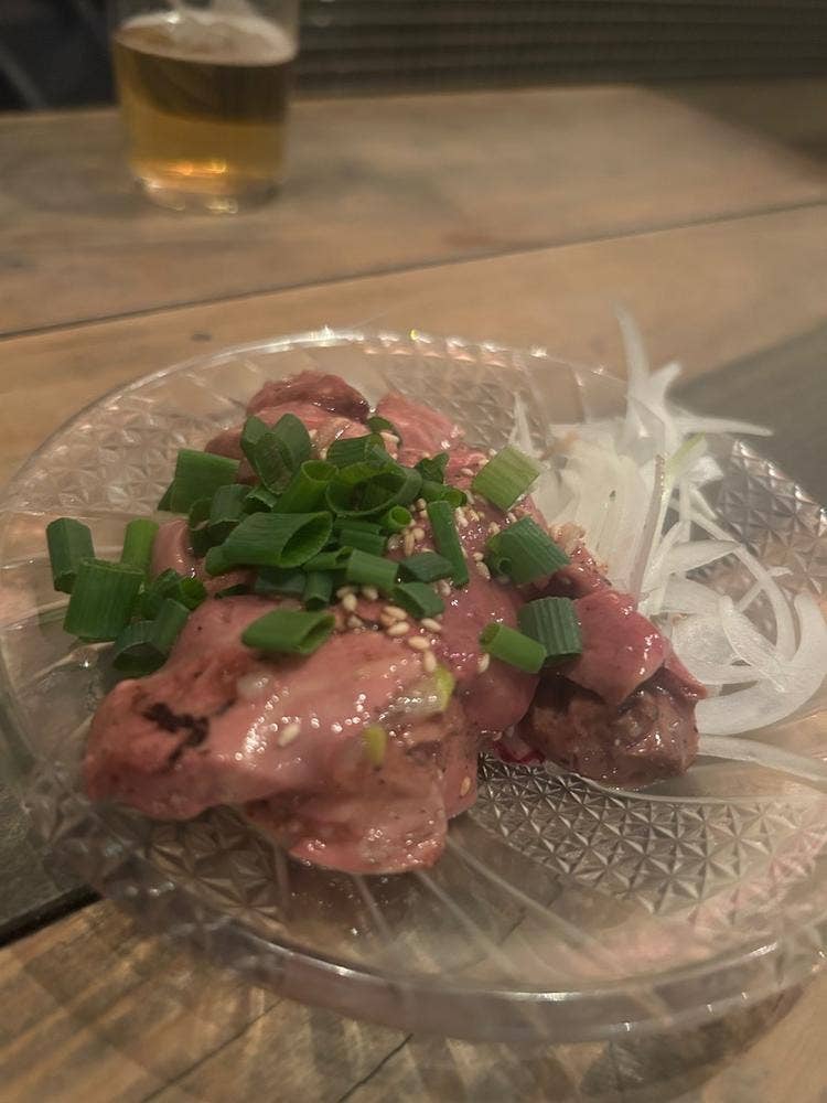 焼鳥・牛もつ ともず