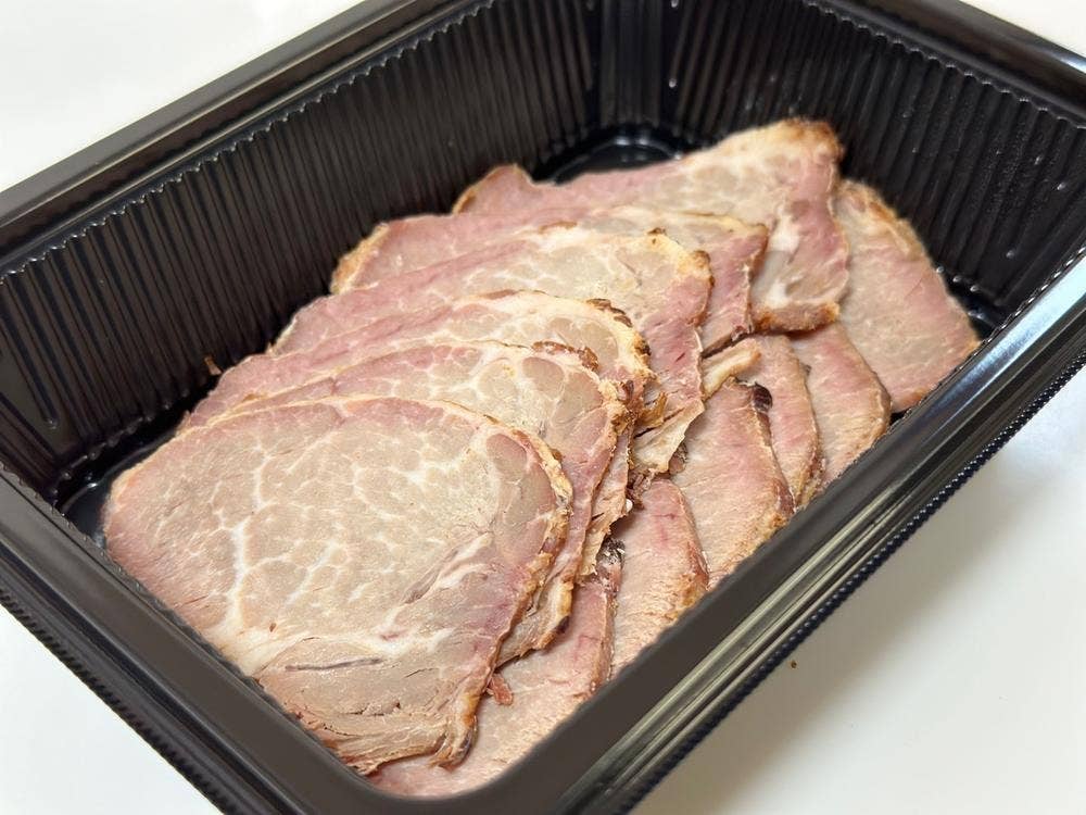 吊るし焼豚とシウマイ 彦根工房