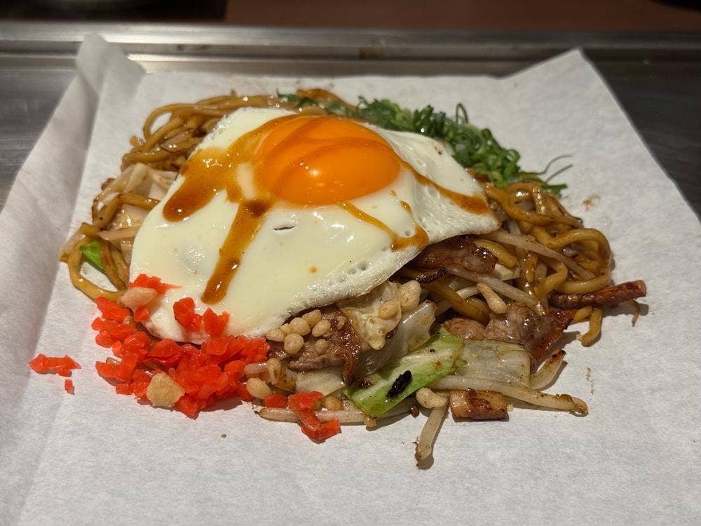 広島焼きお好み焼き町や。