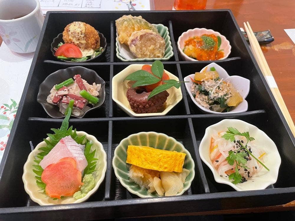 割烹 TONBO