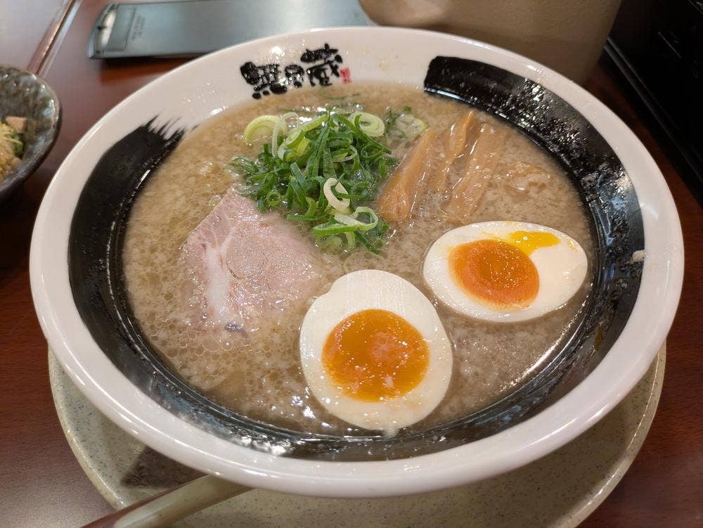 越後秘蔵麺 無尽蔵 カリーノ江坂家