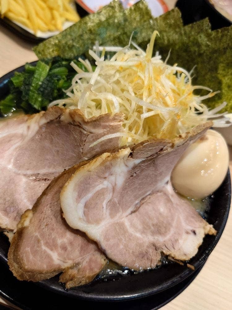 家系ラーメン頂㐂家 阪急三国店