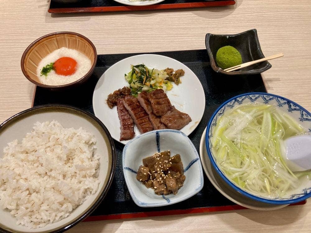 牛たん炭焼 利久 セルバテラス店