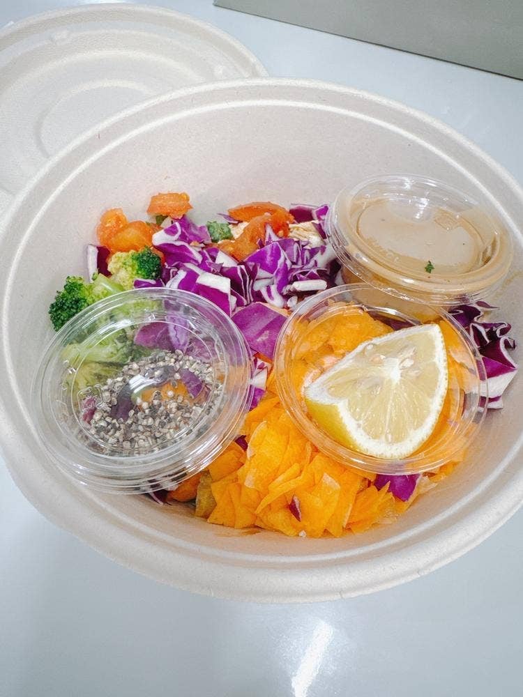 CRISP SALAD WORKS NEWoMan横浜店