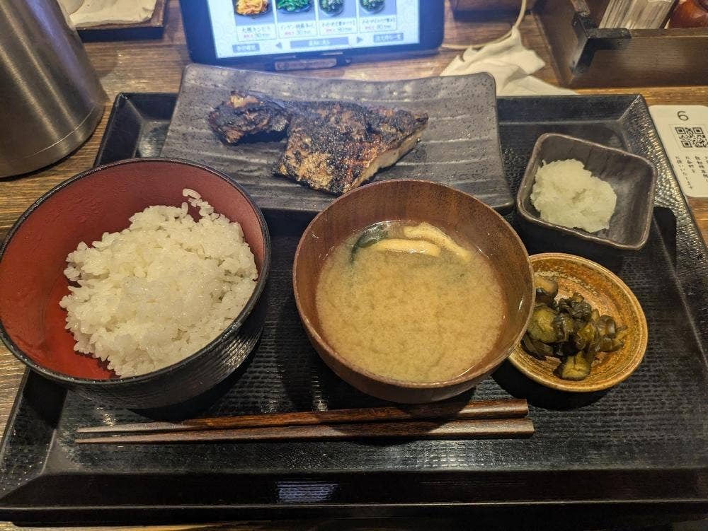 しんぱち食堂 なんば南海通り店