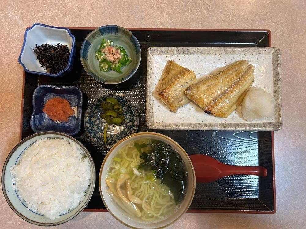 つるみ食堂