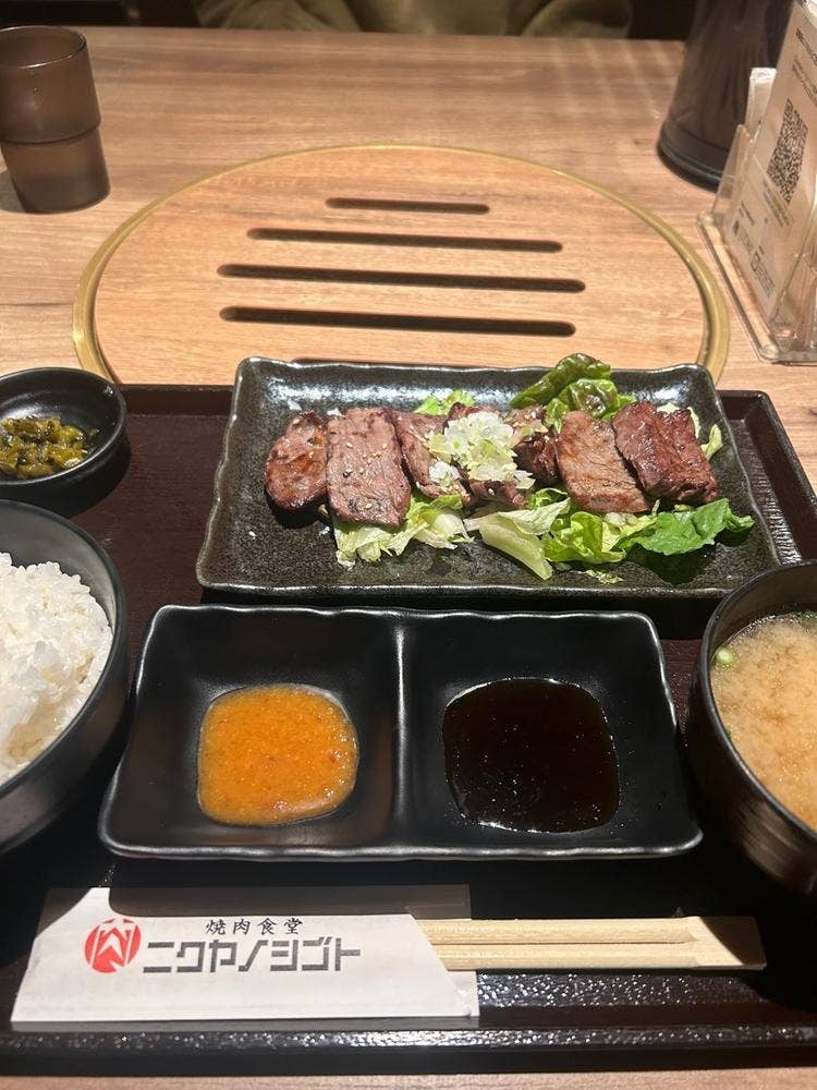 焼肉食堂ニクヤノシゴト