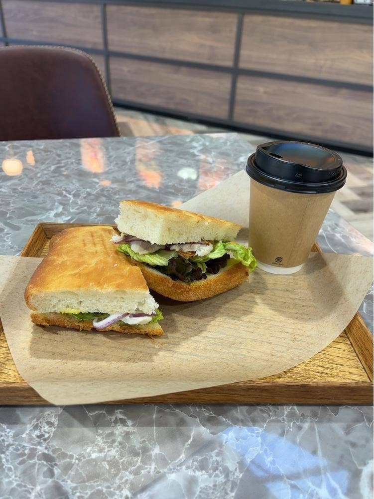 CAFÉ 33