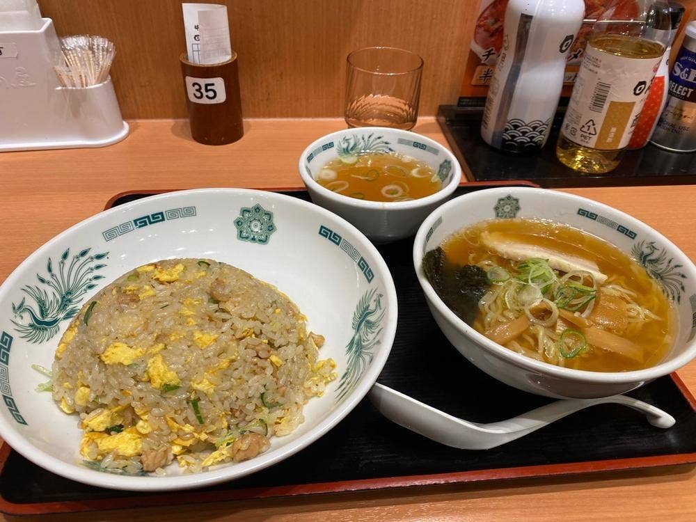 日高屋 ル・シーニュ府中店