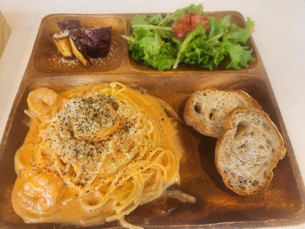THREE PEAKS café