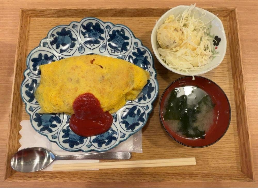 ビル食堂 でら