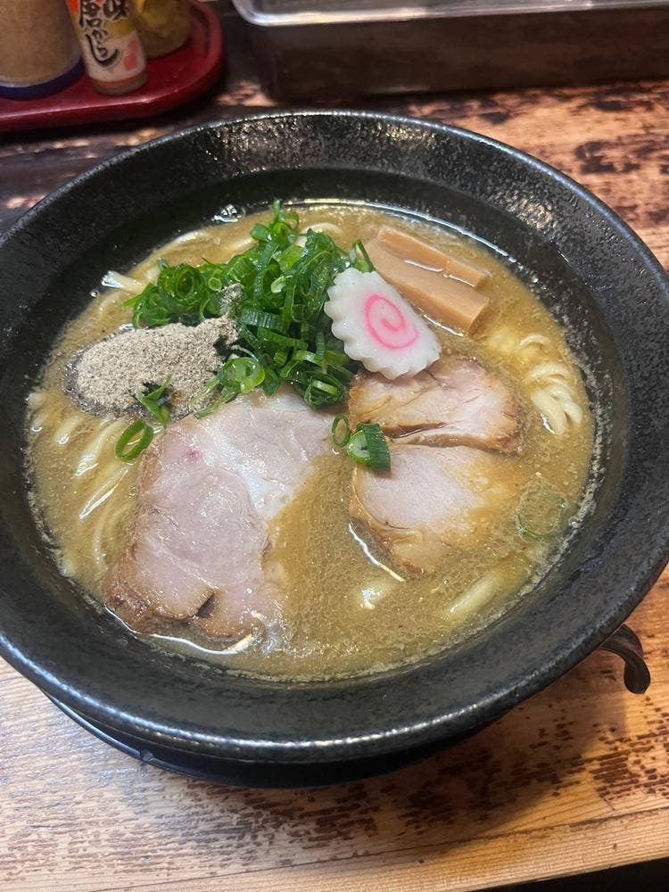 濃厚煮干しラーメン にぼしこいし