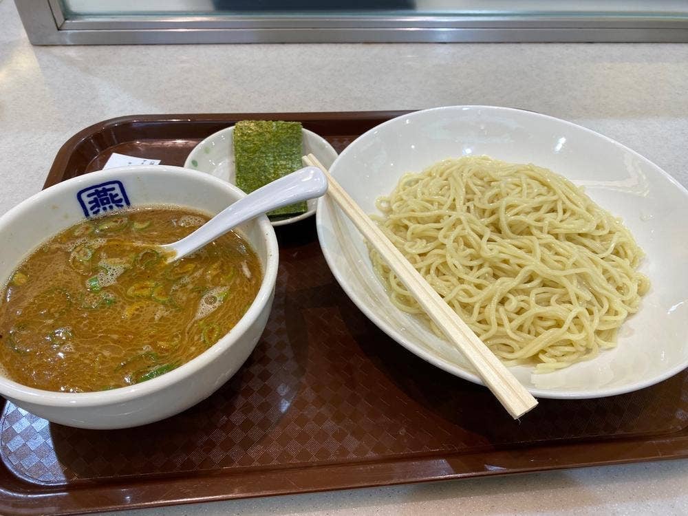 つばめ フォーリス フードコート