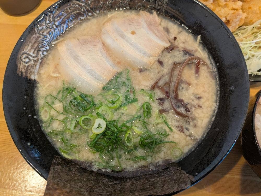 とんこつラーメン猫猫