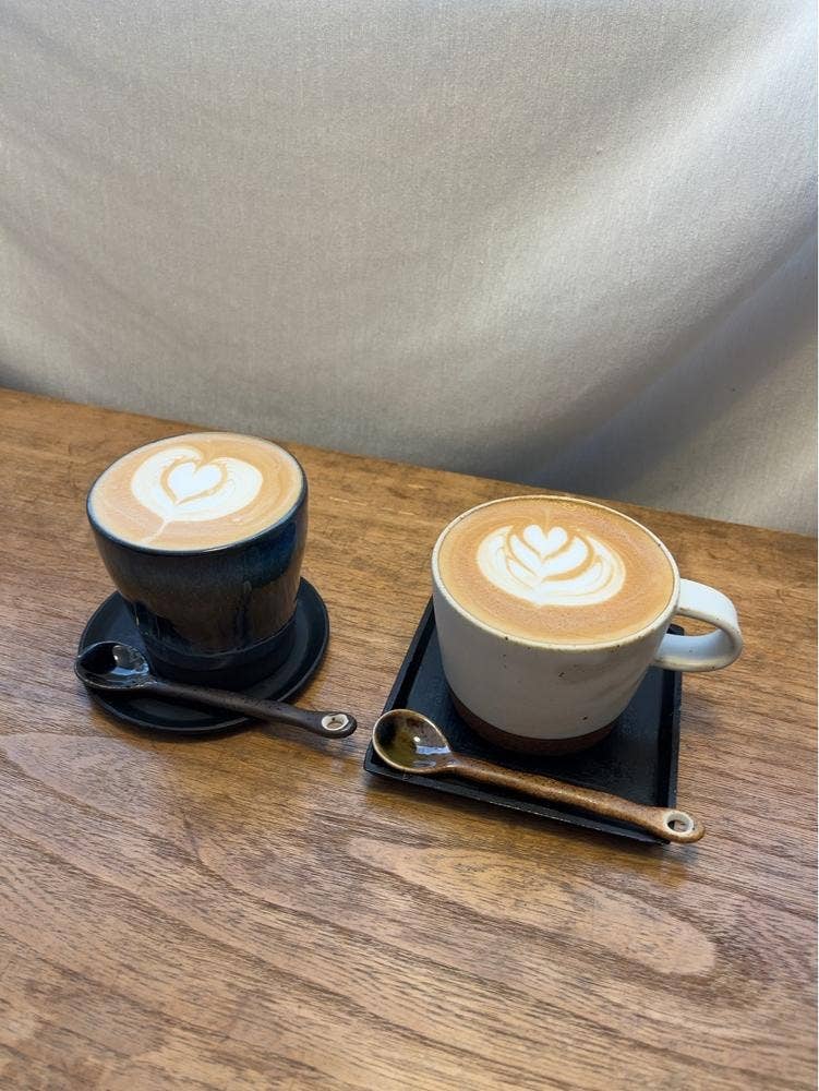 &ROe coffee latte stand