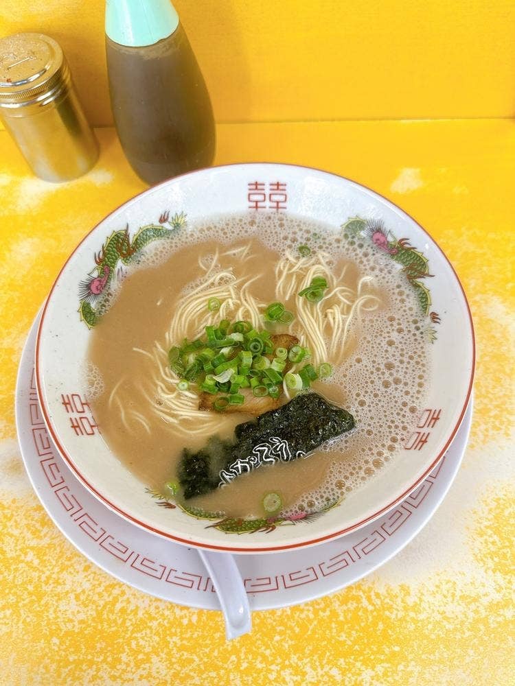 とんこつラーメン よかろうもん