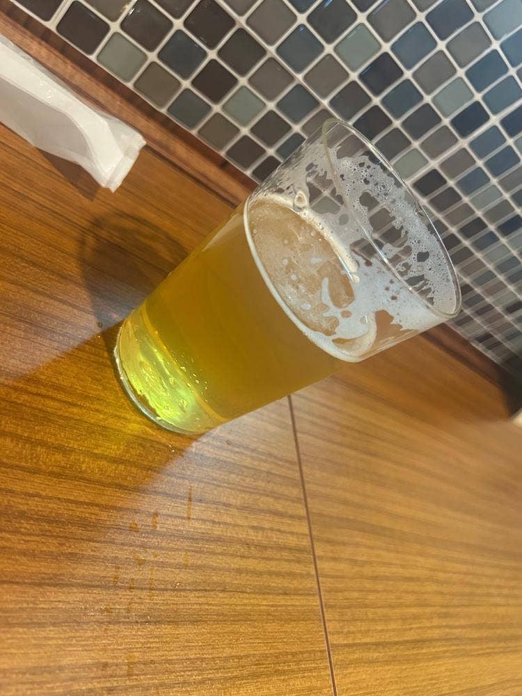 ビールスタンド ツバメノス