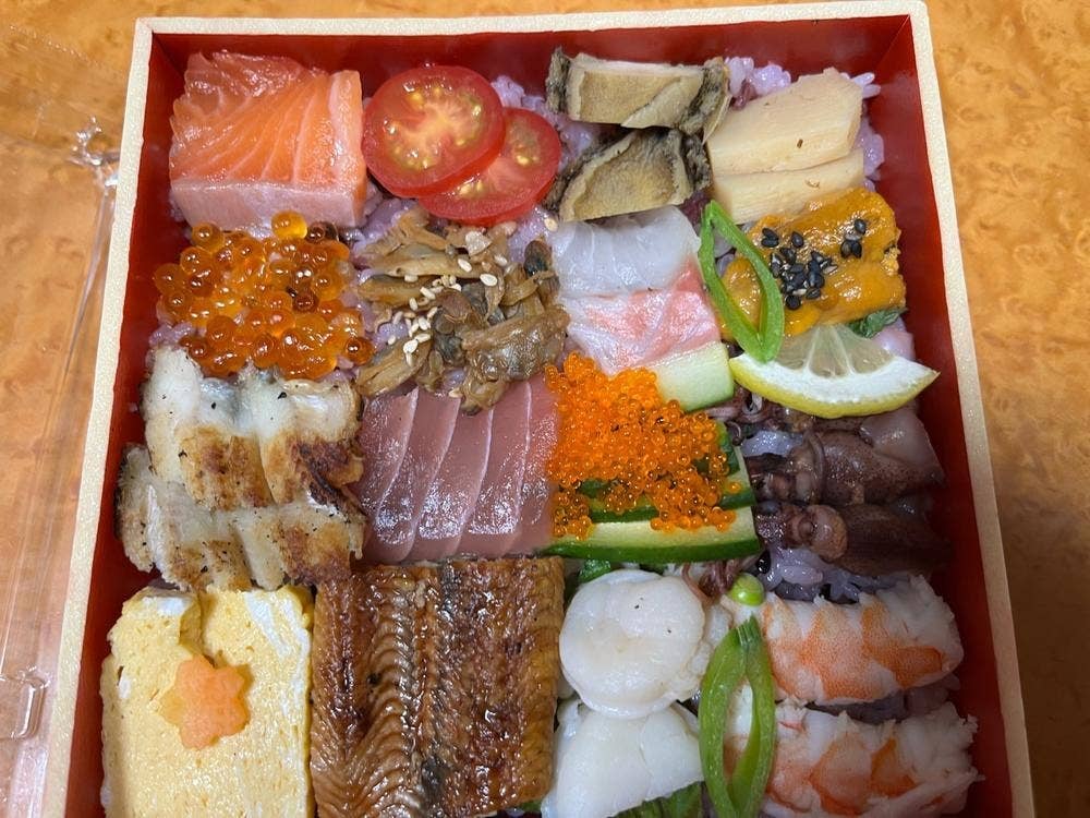 ヒル薬膳粥・ヨル貝割烹 カイノクチ