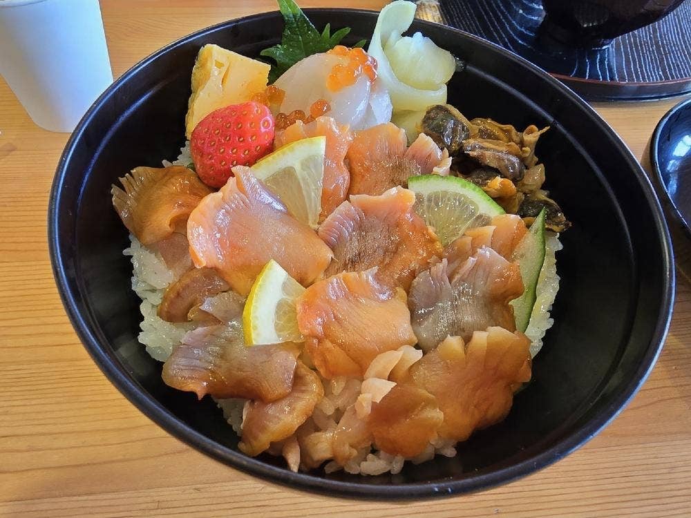 漁亭 浜や ゆりあげ港朝市メイプル館店