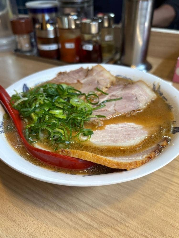 らーめん餃子赤もん