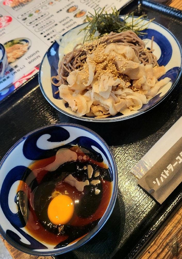 蕎麦とラー油で幸なった。東大阪店