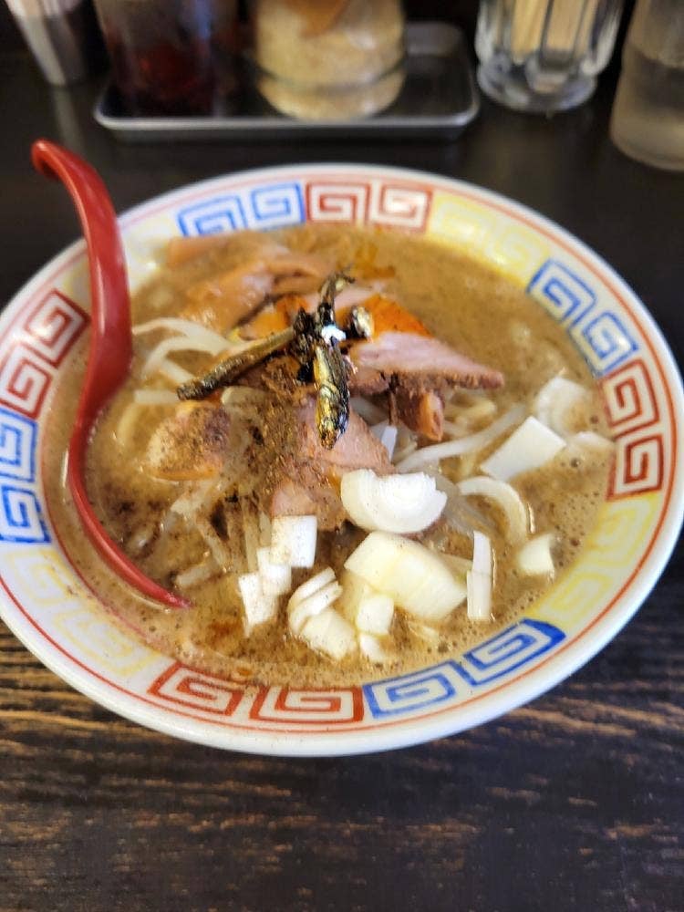 タンタン麺とからあげのジェイタン