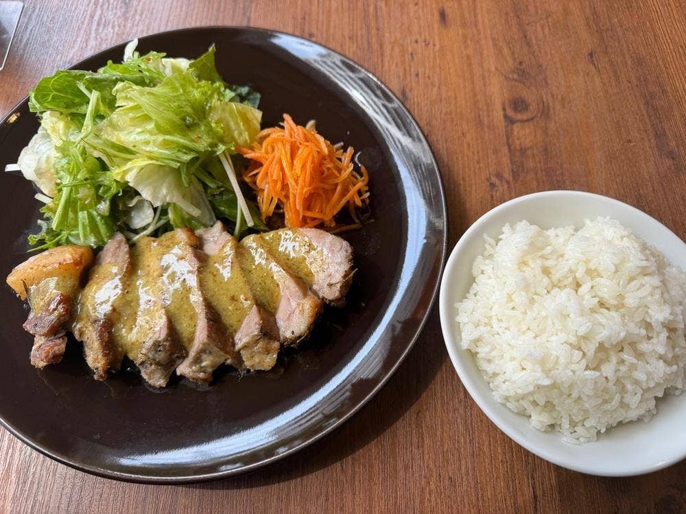 YOOLI CAFE