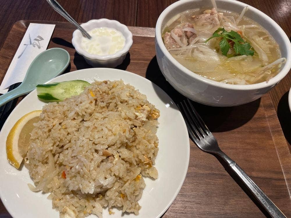 コロニアルラウンジ