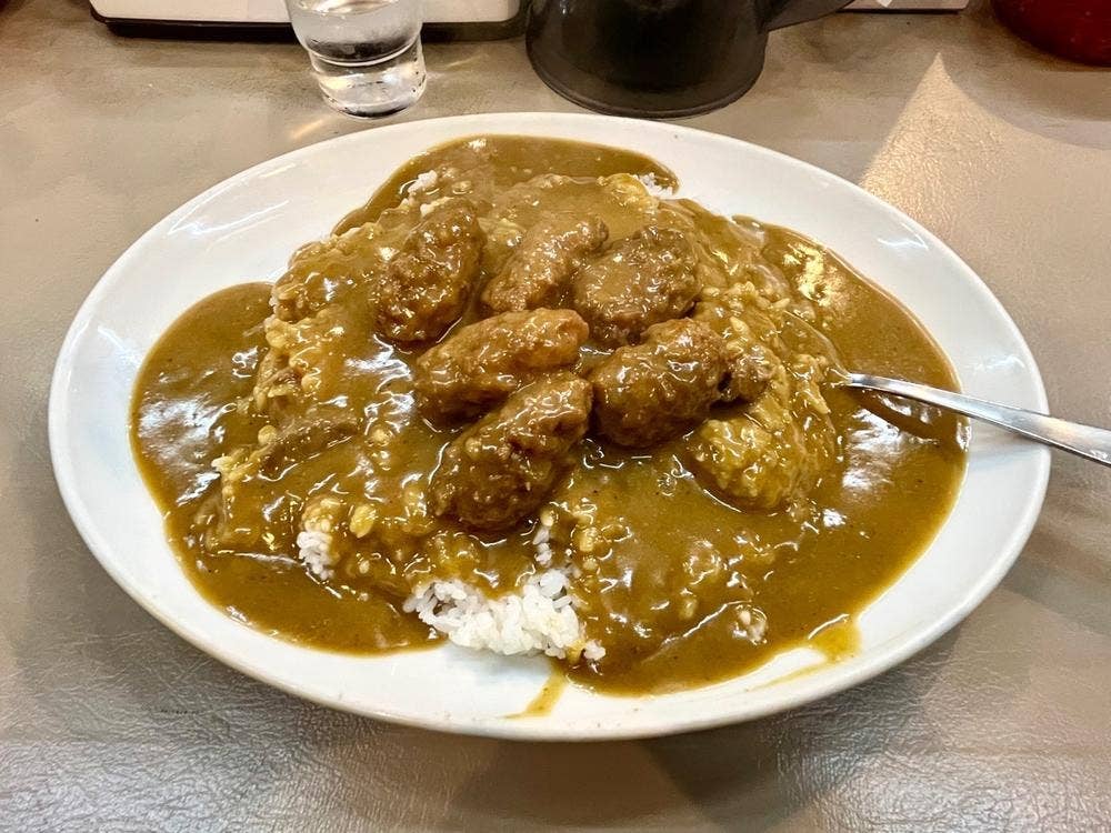 カレーや マドラス