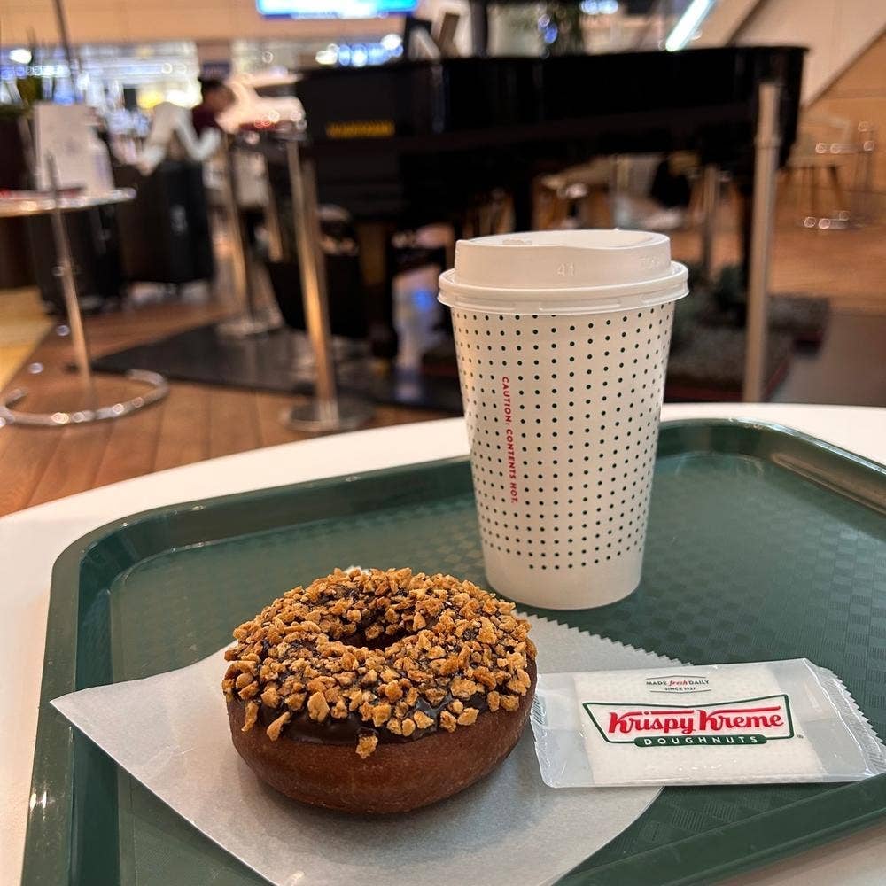 クリスピー・クリーム・ドーナツ Mercedes me Tokyo HANEDA店