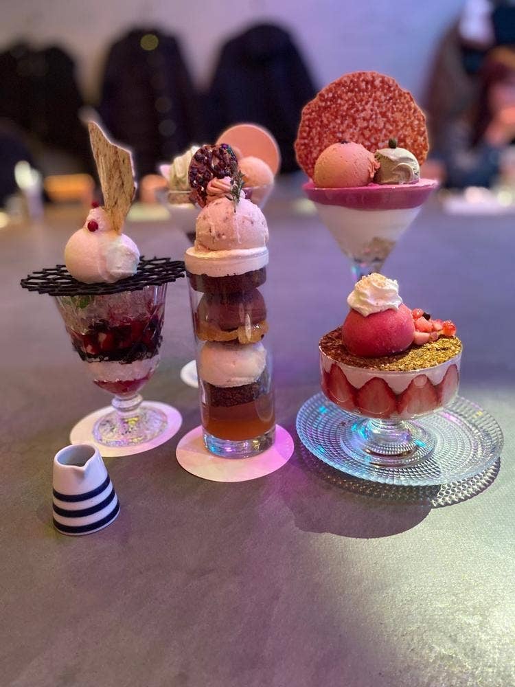 パフェ、珈琲、酒、佐藤