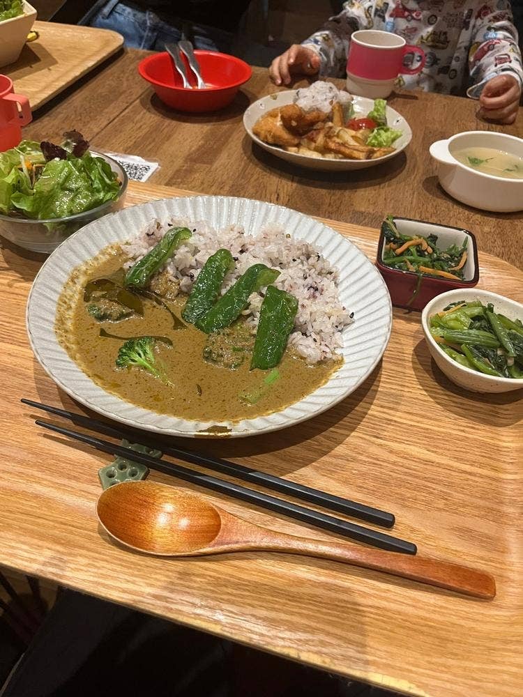 野菜とつぶつぶアプサラカフェ LABI千里中央店