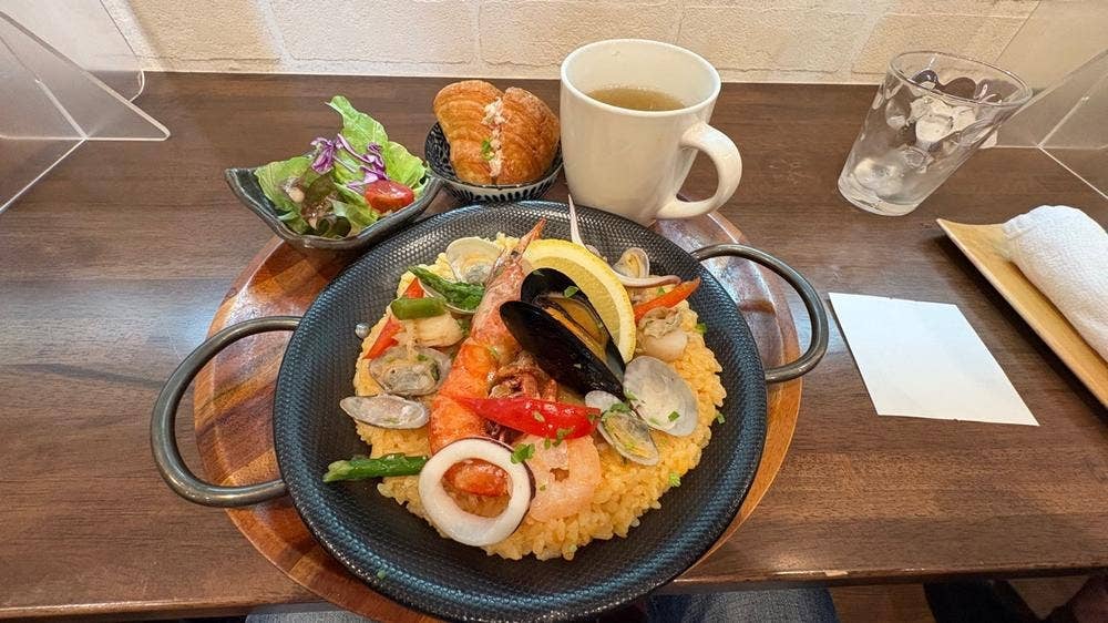 cafe and bal LIFE