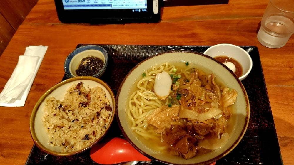 泡盛と沖縄料理 龍泉 ラゾーナ川崎店