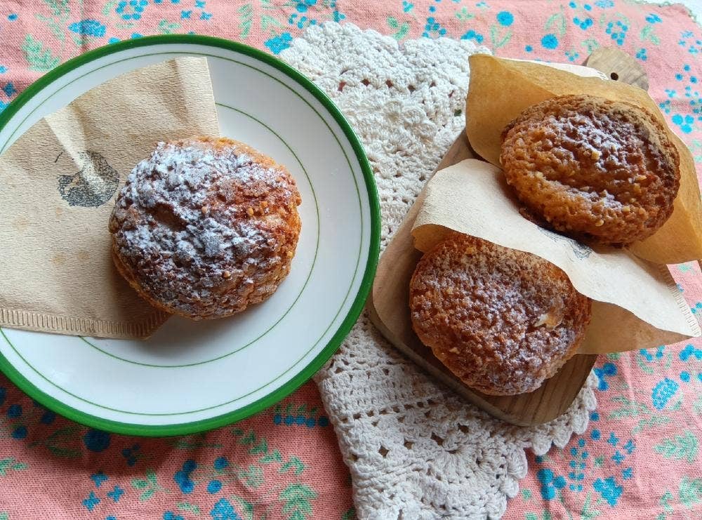 ÜMA coffee and cream puff