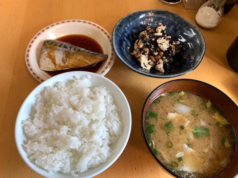 はとや食堂