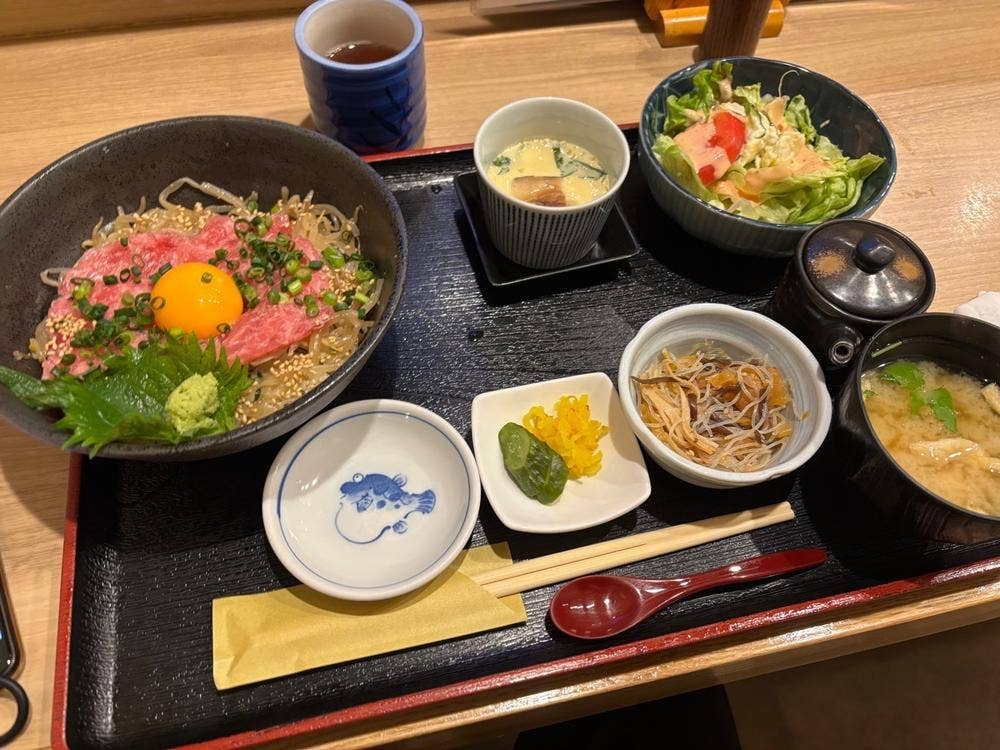 魚とな