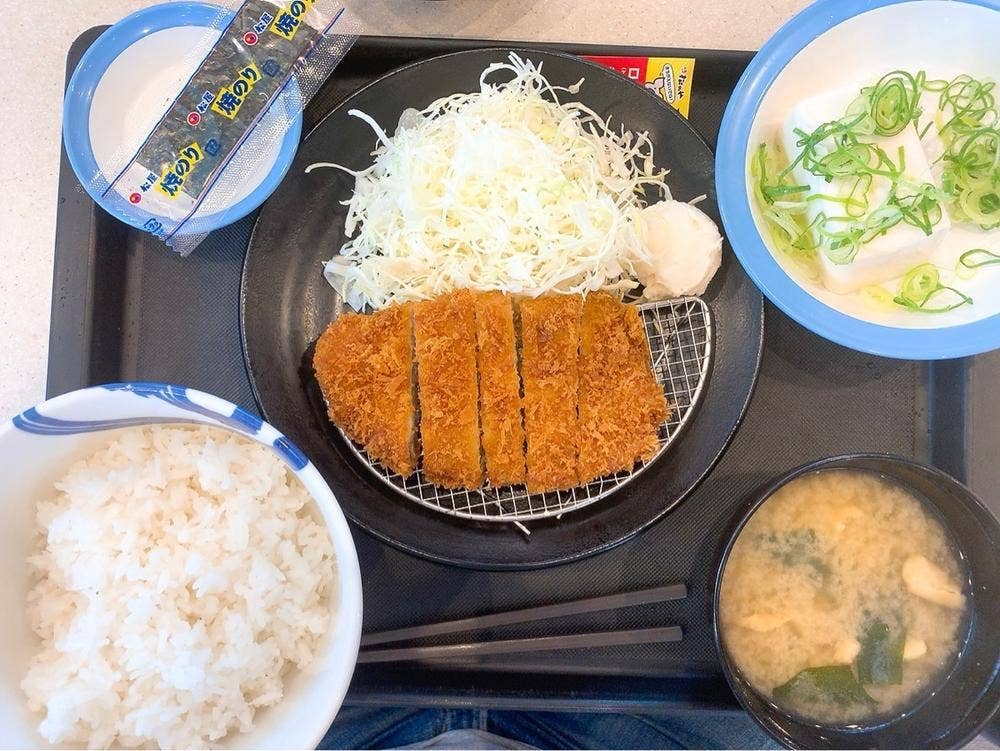 松屋 鈴鹿中央通店