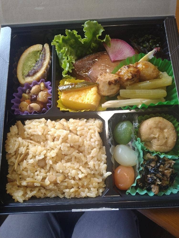 惣菜と菓子 米花