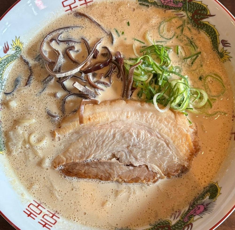濃厚豚骨ラーメン だるま一家 本庄東店