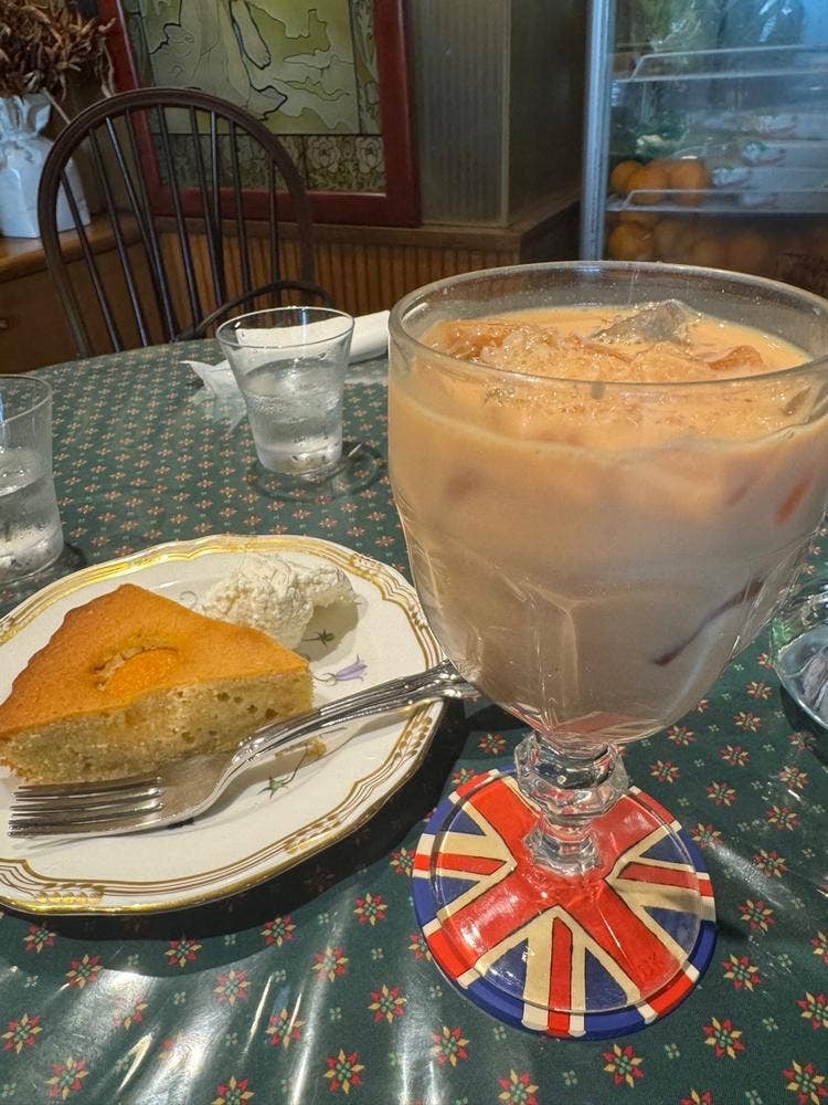 TEA ROOM EMERALD