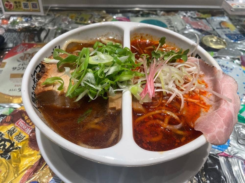 人類みなボヨヨンラーメン