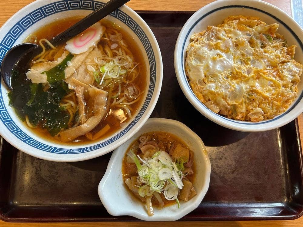 山田うどん 氷川町店