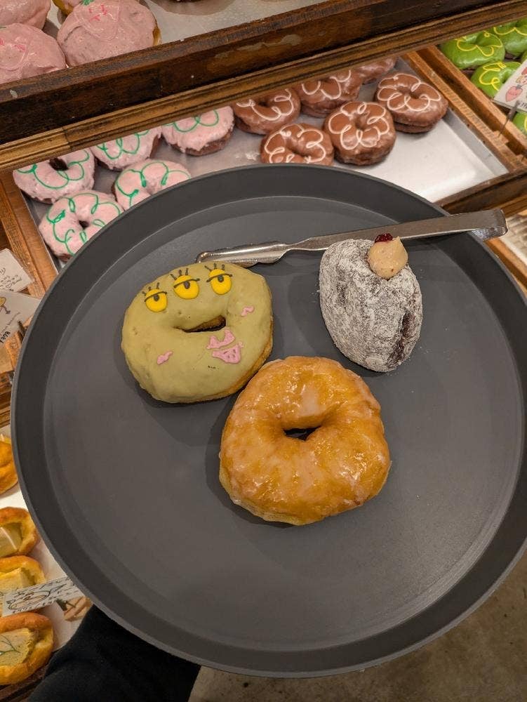 OLGA LE BON BON DONUTS 博多店