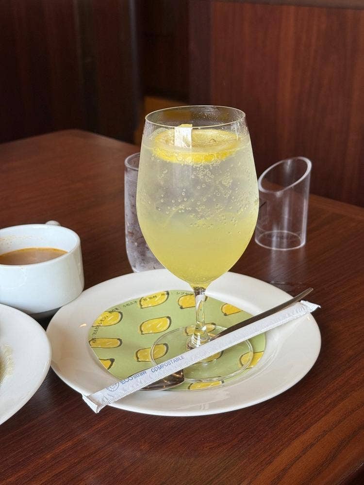 ロイヤルホスト 宮の森店