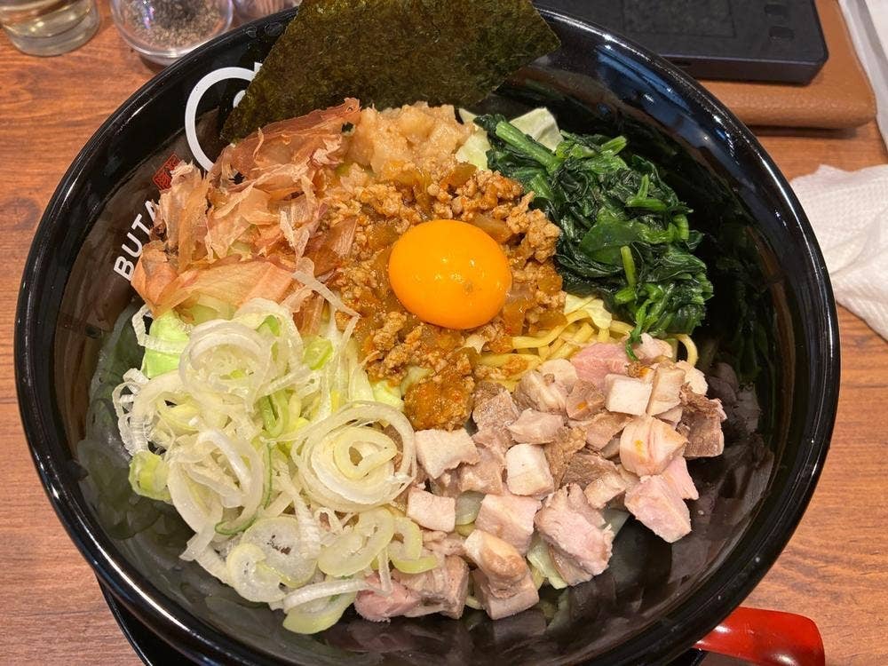 新潟とんこつラーメン ブタシャモジ