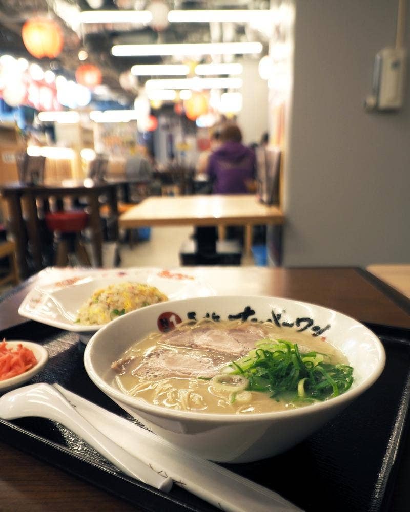長浜ナンバーワン 天神うまか横丁店