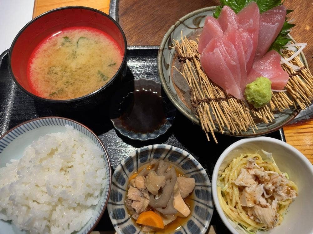溶岩焼 岩黒 元町店
