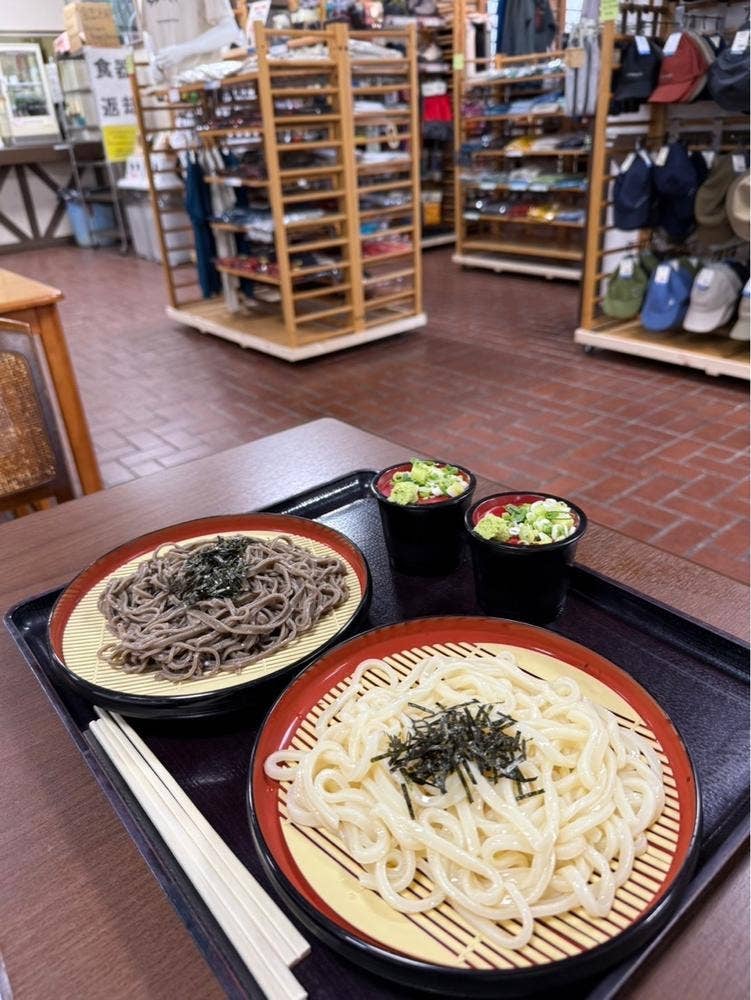 フードコート アルペン